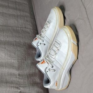 VINTAGE Nike Jordan Mens Size 10.5 White Orange Workm Lo 311252-101 Sneakers